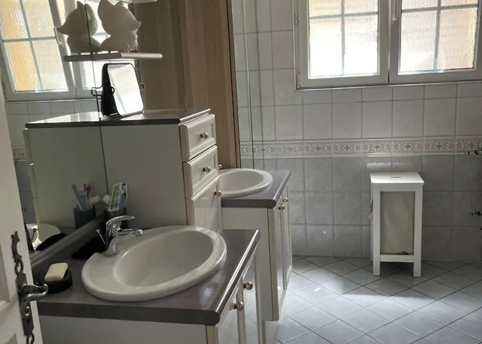 Aline Robert Проживание в семье